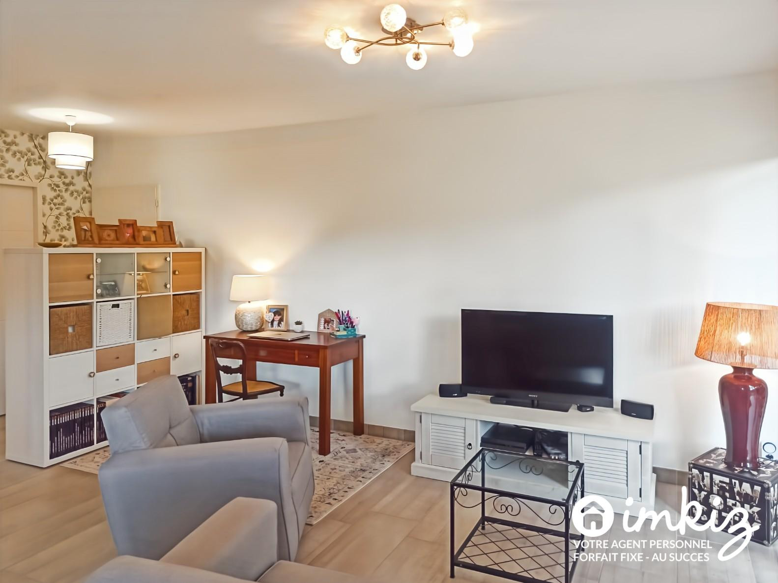 
                                                Vente
                                                 Maison 4 pièces avec garage au calme DPE A