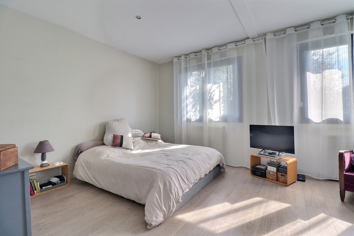 
                                                Vente
                                                 Maison 4 pièces avec piscine - 101 m²