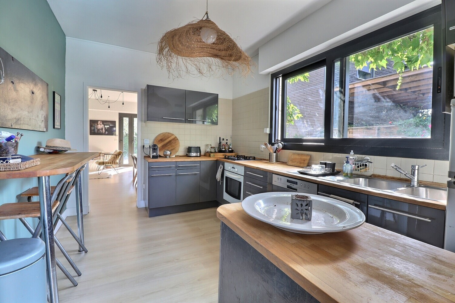 
                                                Vente
                                                 Maison 4 pièces avec piscine - 101 m²