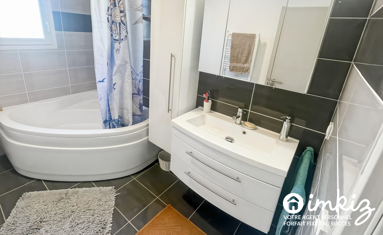 
                                                Vente
                                                 Maison  4 pièces avec piscine