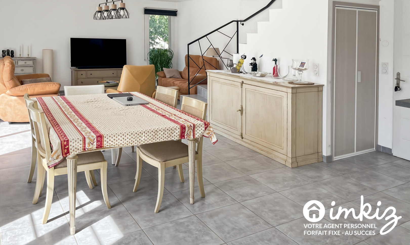 
                                                Vente
                                                 Maison  4 pièces avec piscine