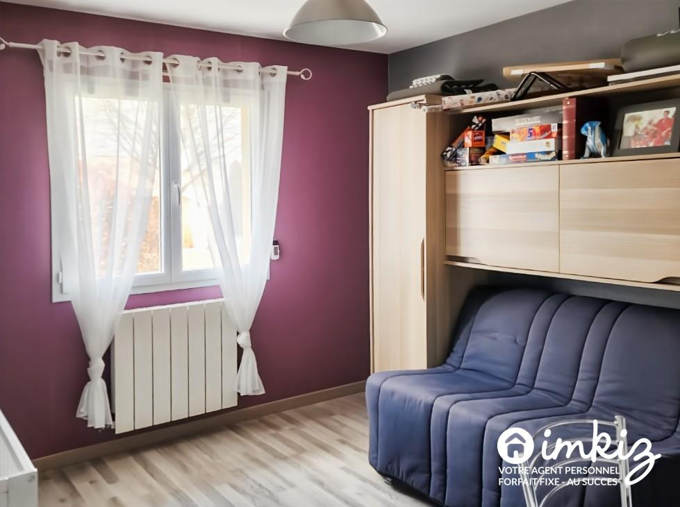 
                                                Vente
                                                 Maison 4 pièces avec sous-sol 118m2