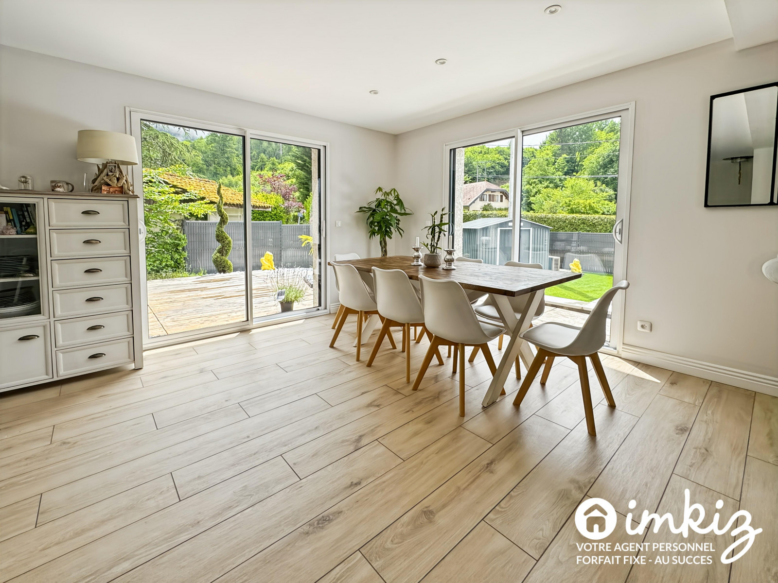 
                                                Vente
                                                 Maison 4 pièces dans un quartier calme avec piscin