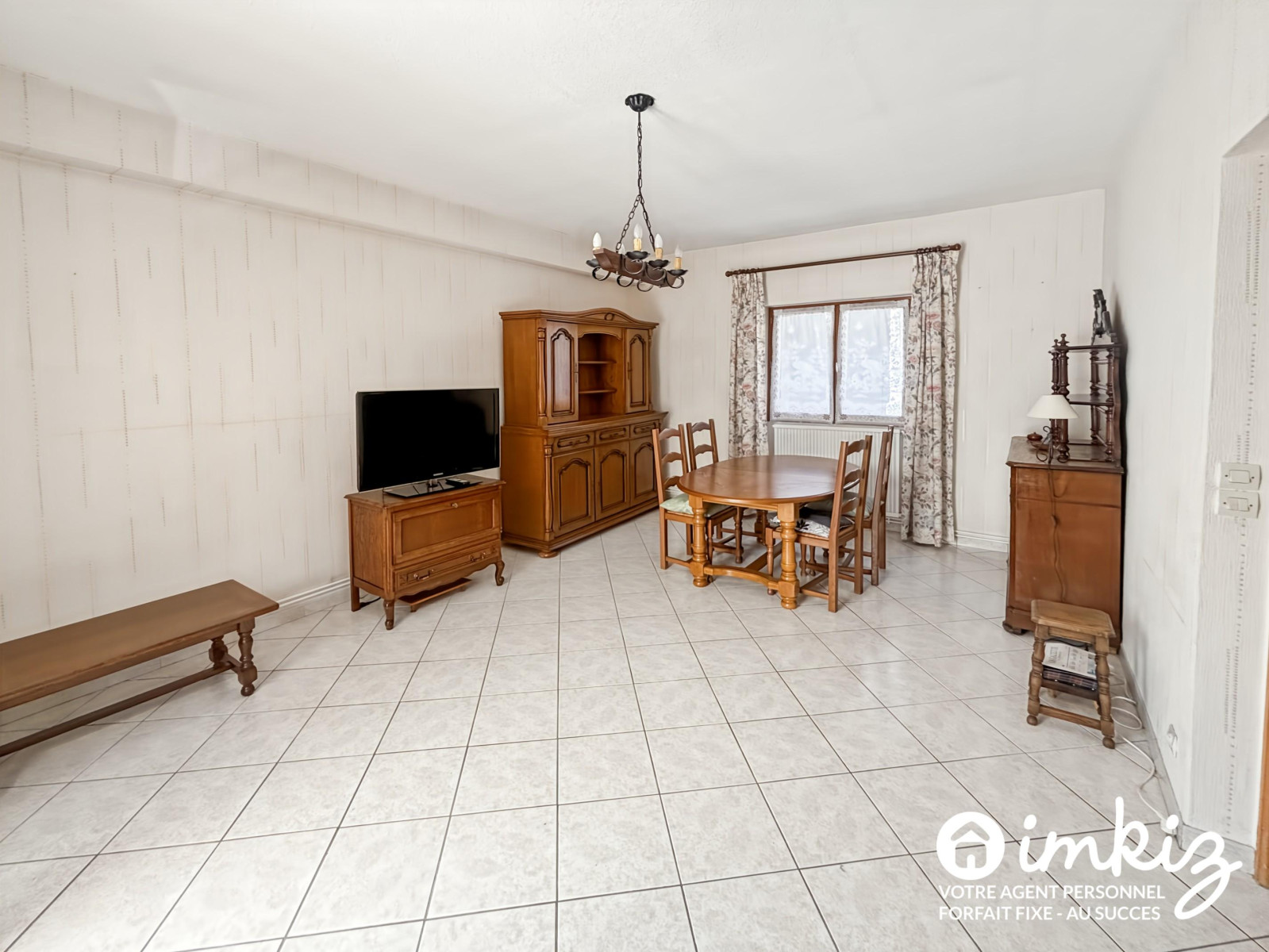 
                                                Vente
                                                 Maison 4 pièces de 85 m² offrant un beau potentiel