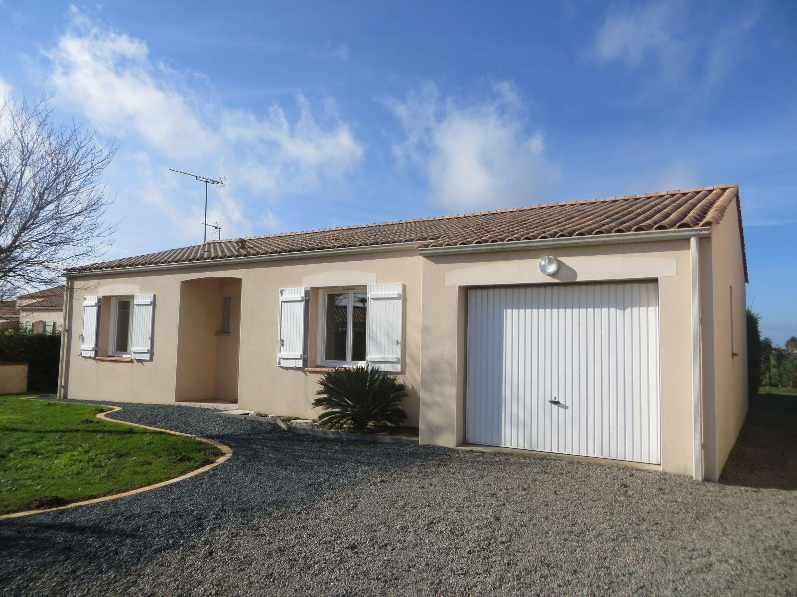 
                                                Location
                                                 Maison 4 pièces Luçon