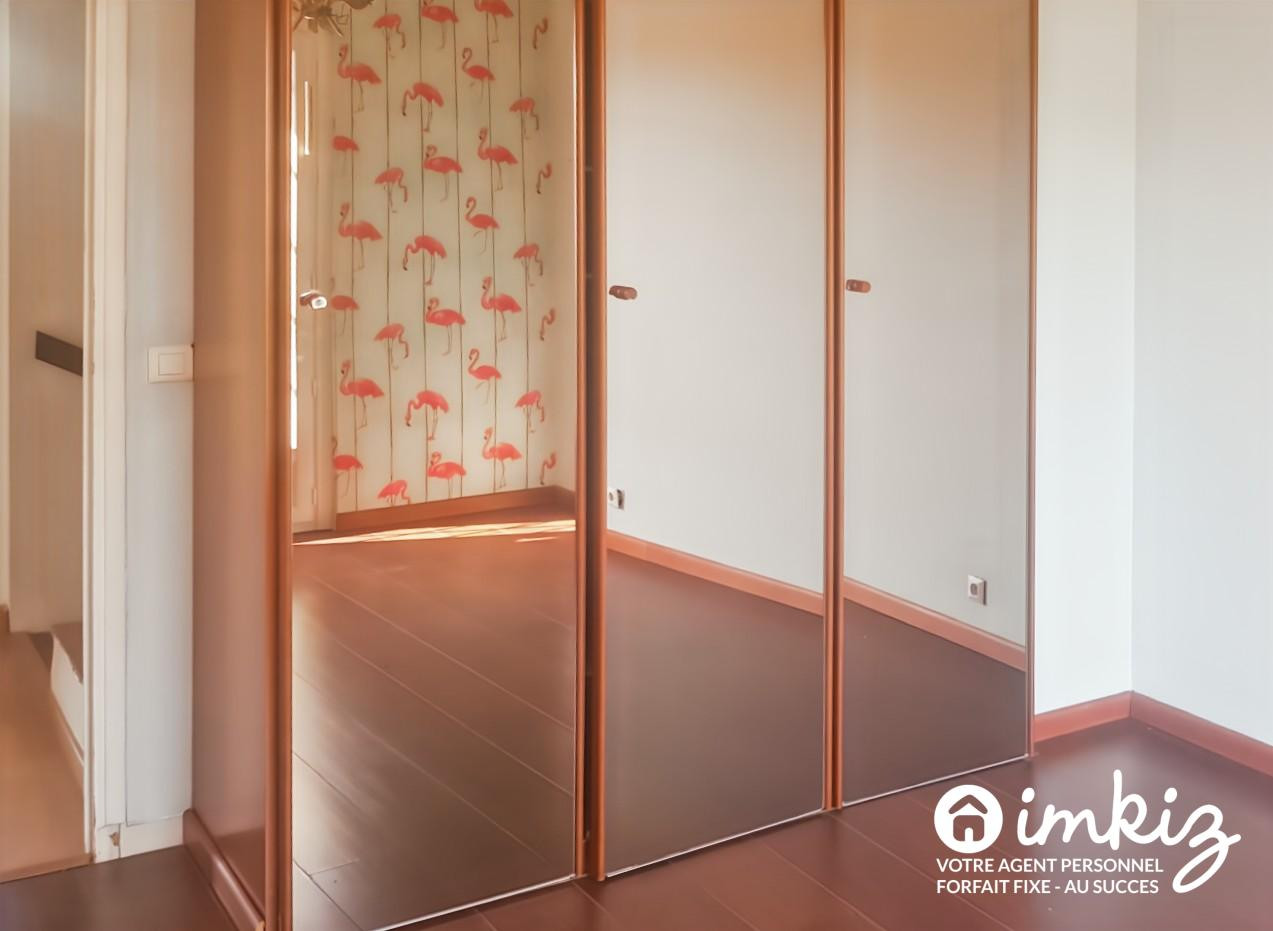 
                                                Vente
                                                 Maison 4 pièces,parking , piscine tennis medecin