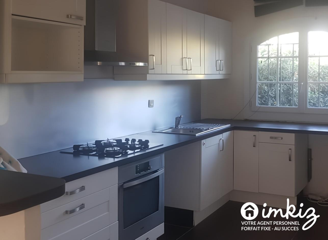 
                                                Vente
                                                 Maison 4 pièces,parking , piscine tennis medecin