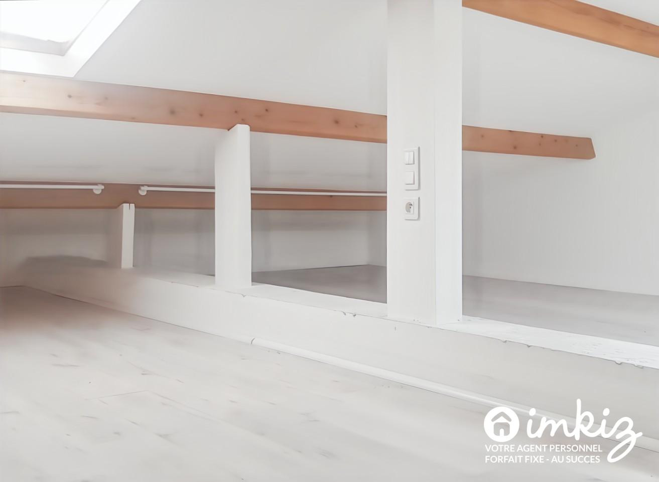
                                                Vente
                                                 Maison 4 pièces,parking , piscine tennis medecin