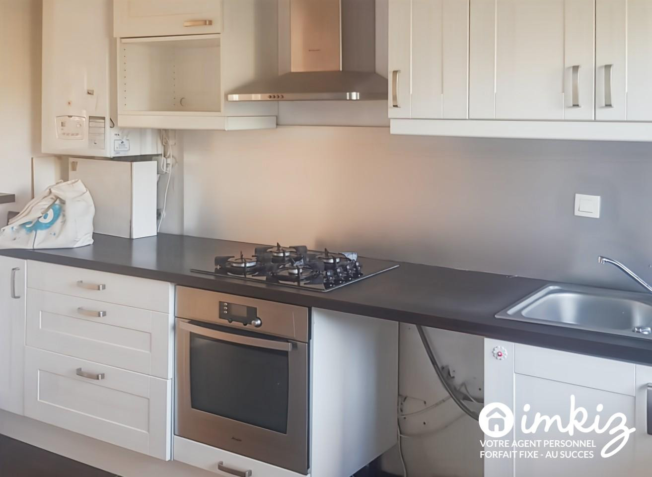 
                                                Vente
                                                 Maison 4 pièces,parking , piscine tennis medecin