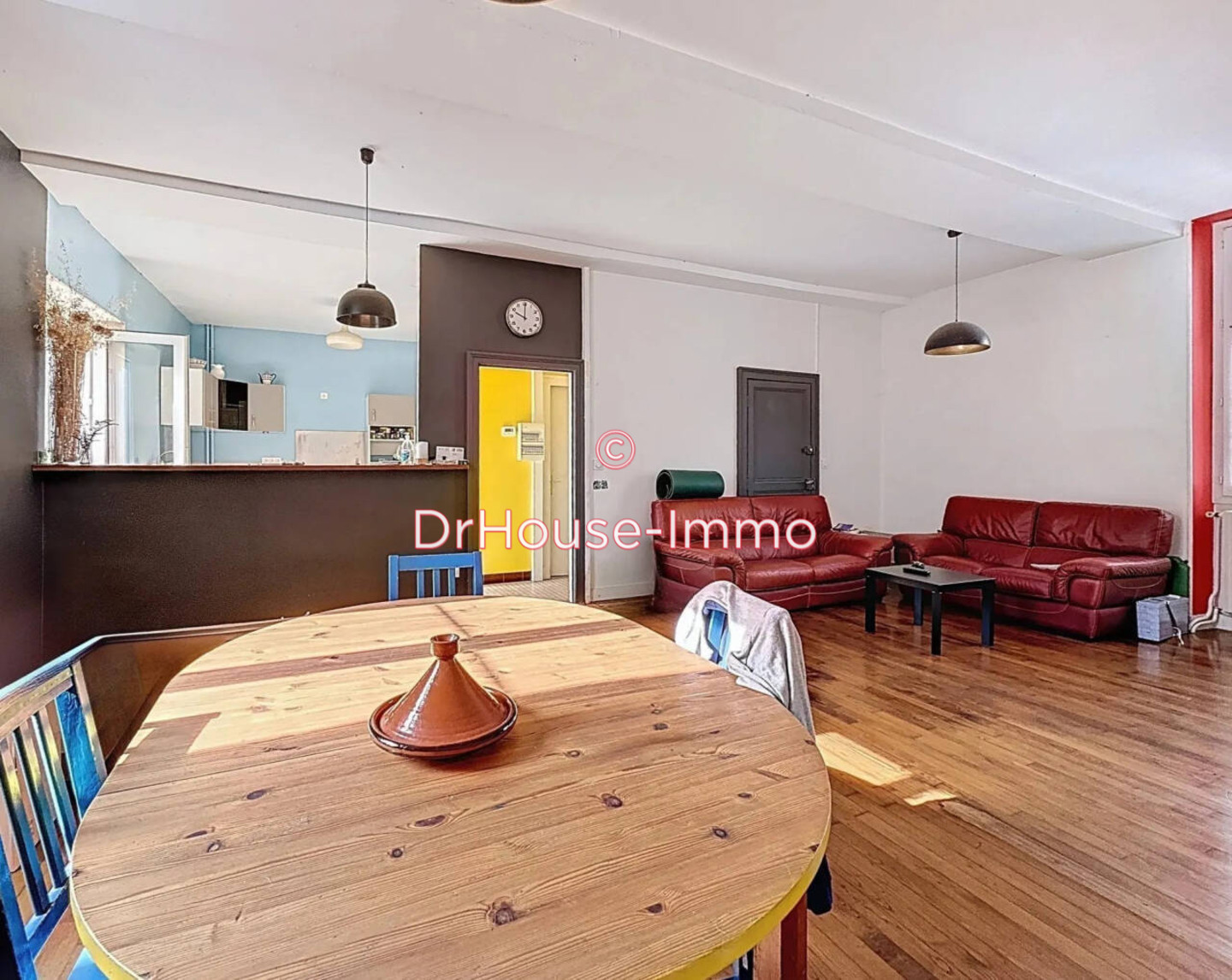 
                                                Vente
                                                 Maison 5 chambres, jardin, rivière, centre ville