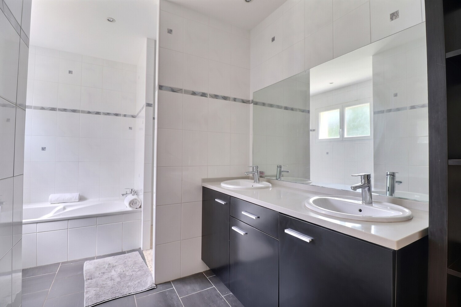 
                                                Vente
                                                 maison 5 pièces - 155 m² - Landiras