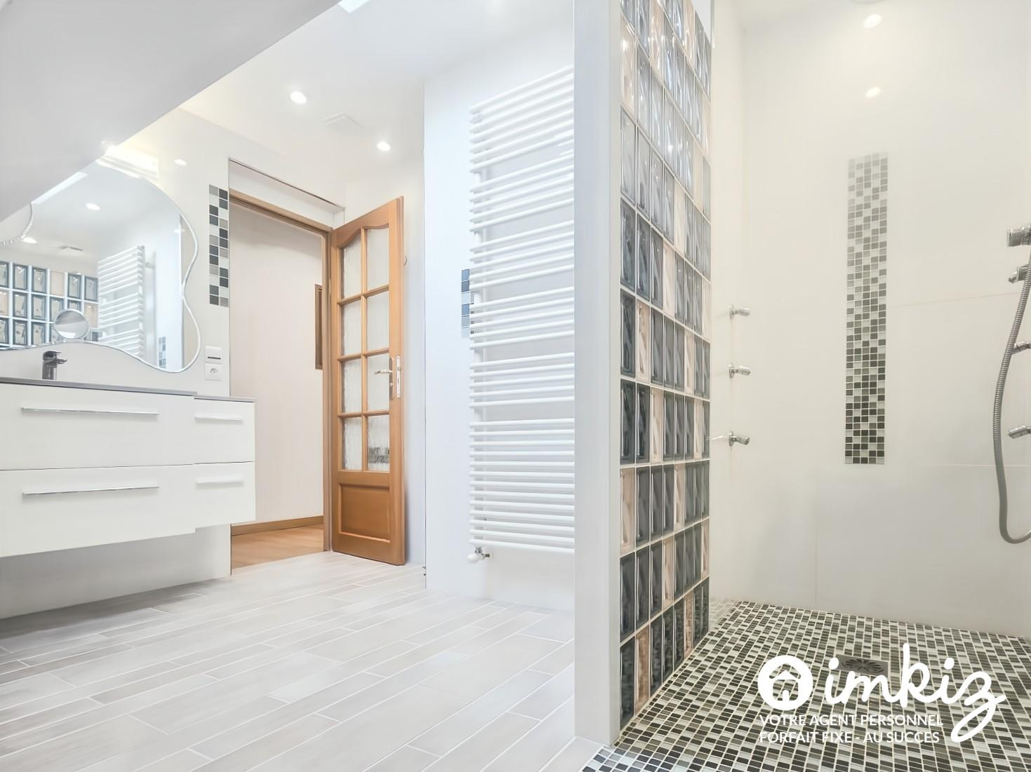 
                                                Vente
                                                 Maison 5 pièces