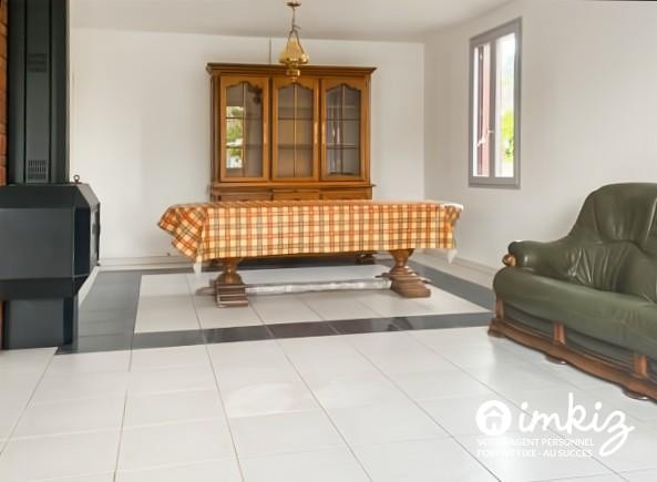 
                                                Vente
                                                 Maison 5 pièces