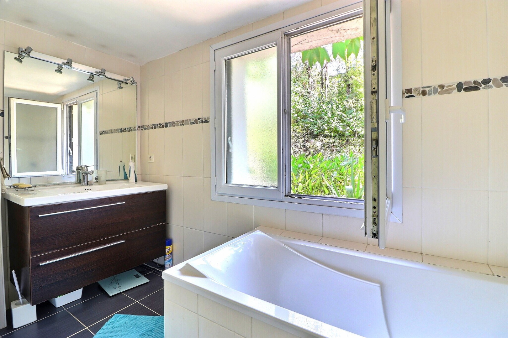 
                                                Vente
                                                 Maison 5 pièces