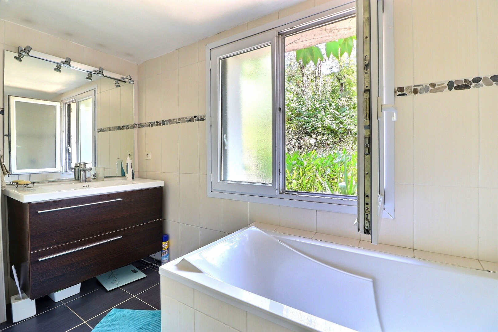 
                                                Vente
                                                 Maison 5 pièces