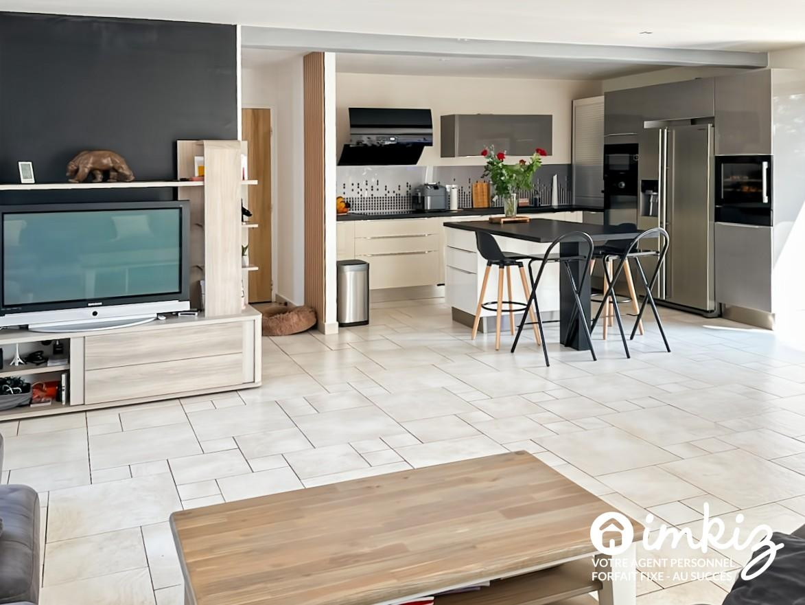 
                                                Vente
                                                 Maison 5 pièces