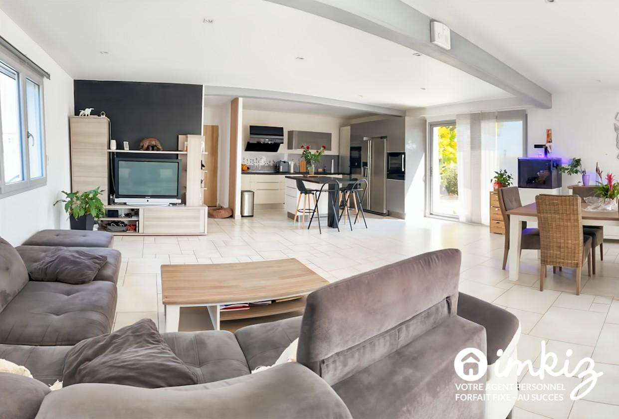 
                                                Vente
                                                 Maison 5 pièces