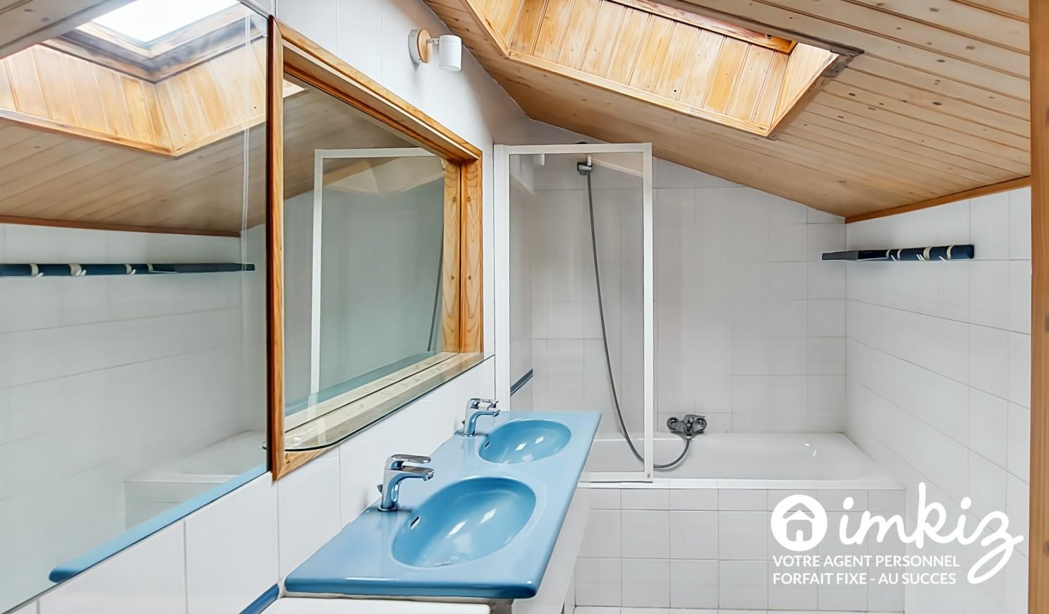 
                                                Vente
                                                 Maison 5 pièces