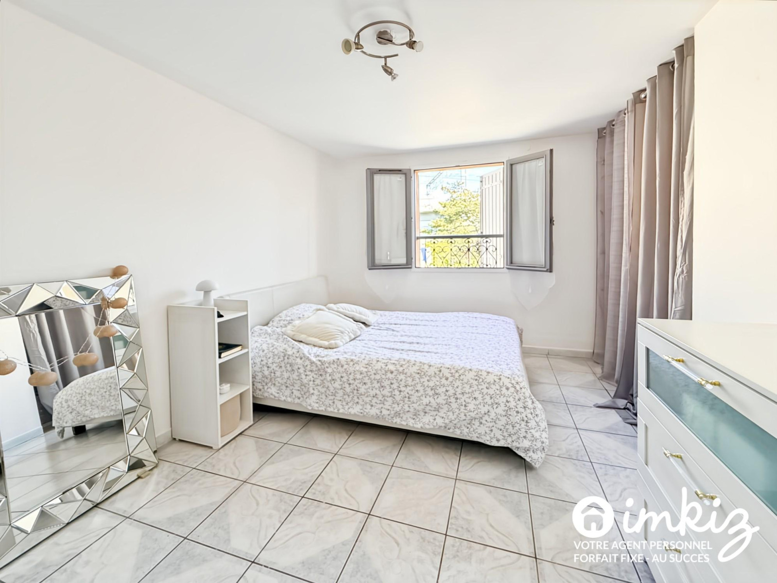 
                                                Vente
                                                 Maison 5 pièces