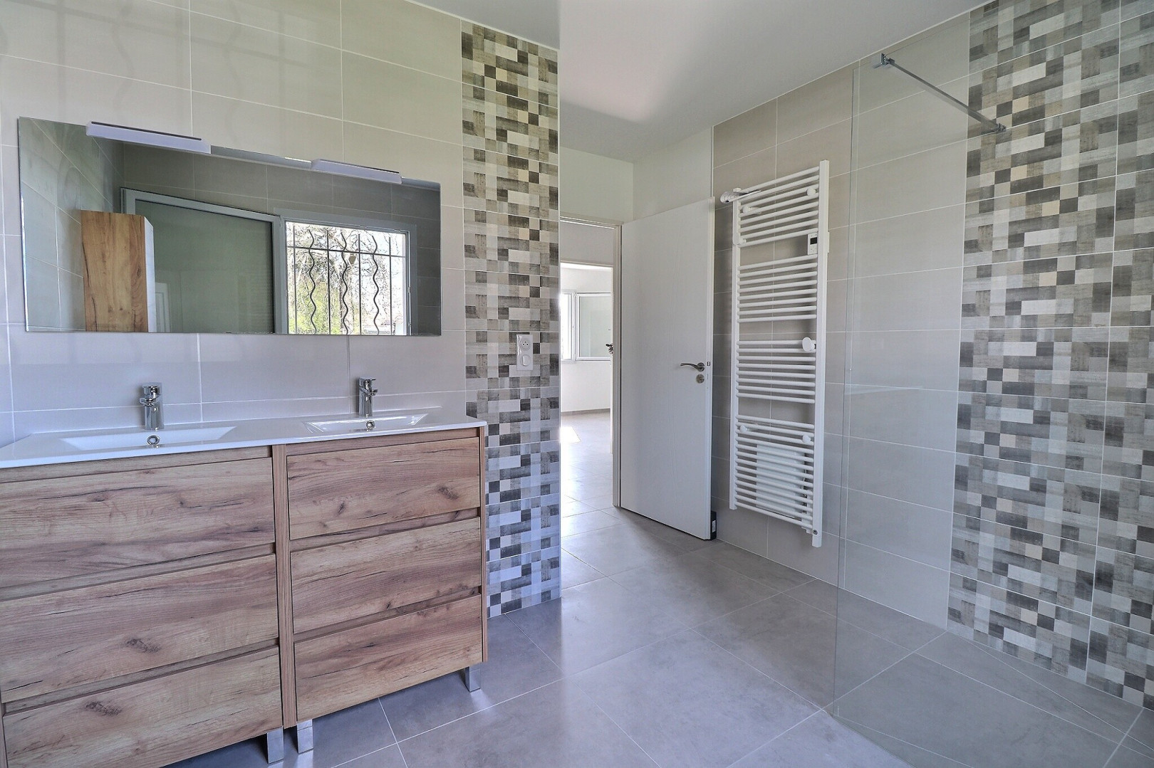 
                                                Vente
                                                 Maison 5 pièces