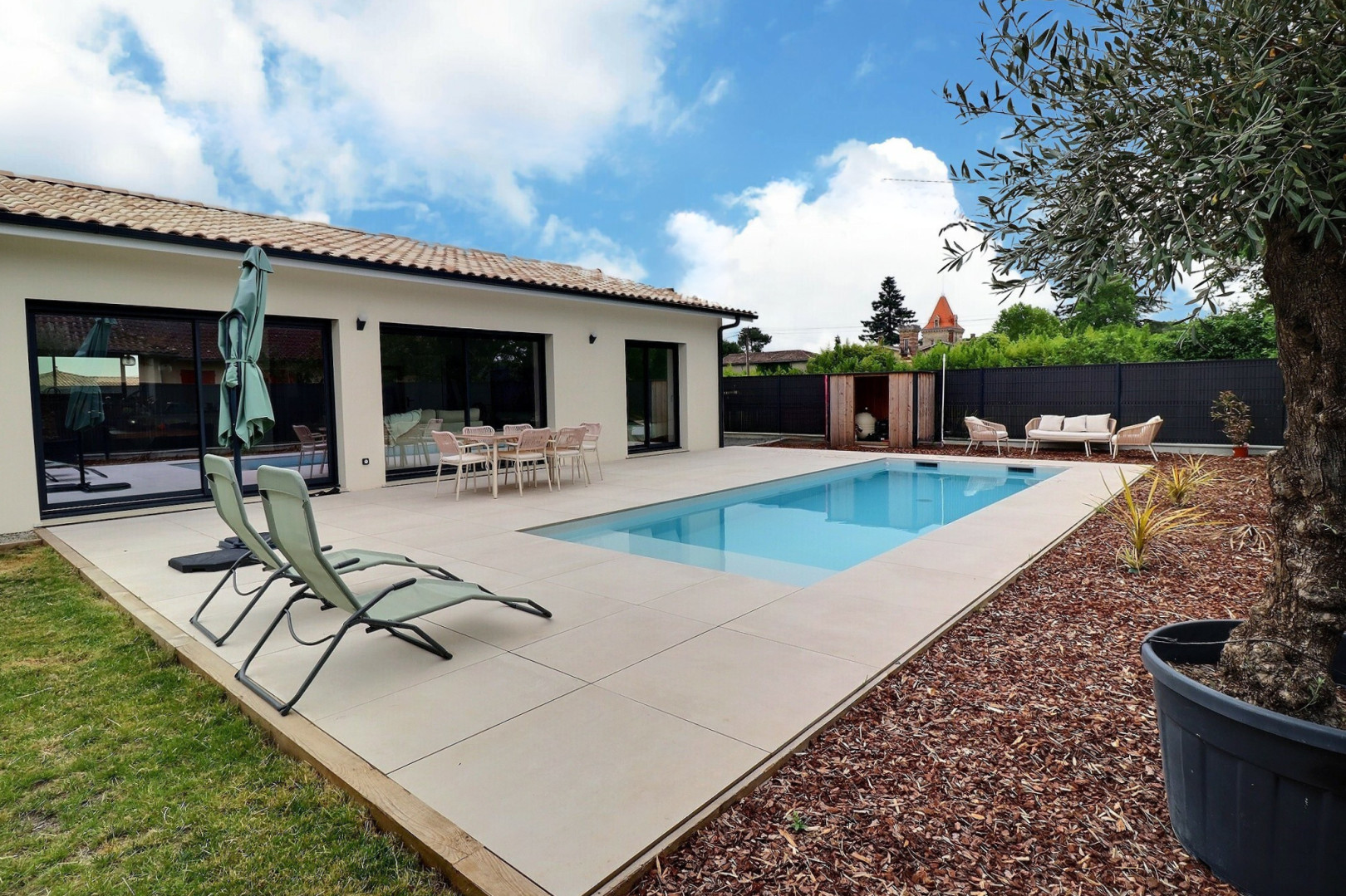 
                                                Vente
                                                 Maison 5 pièces