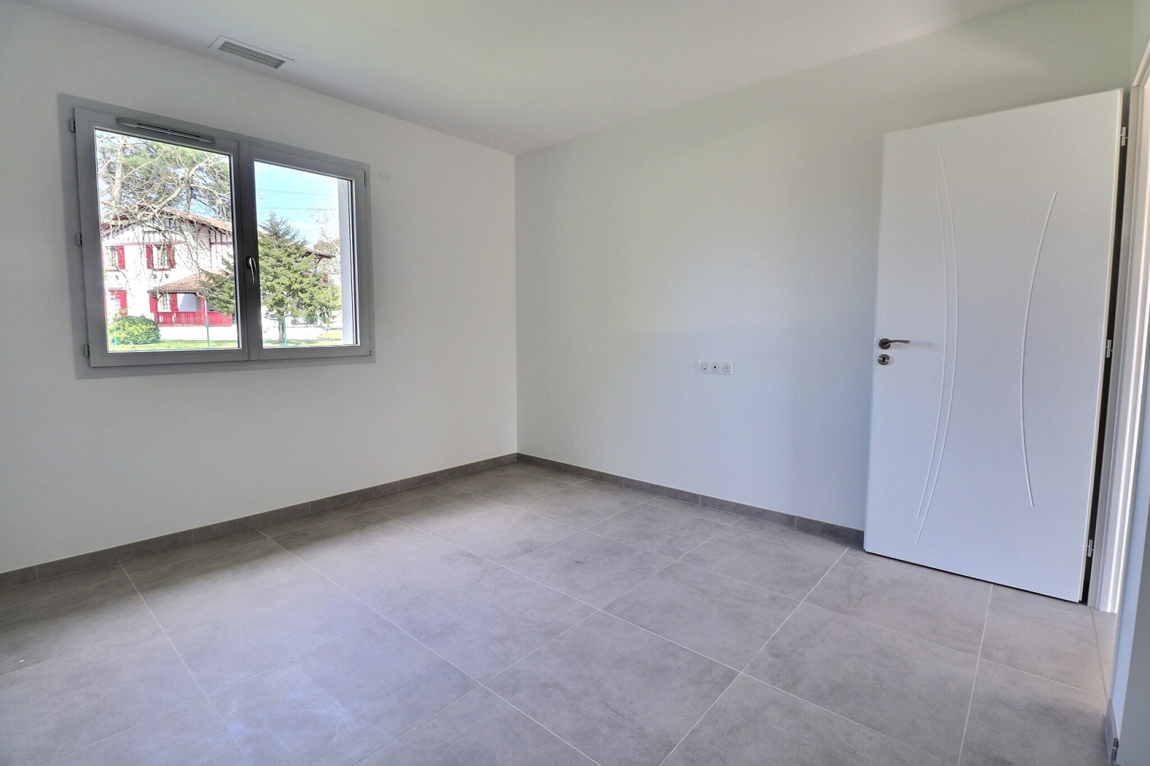 
                                                Vente
                                                 Maison 5 pièces