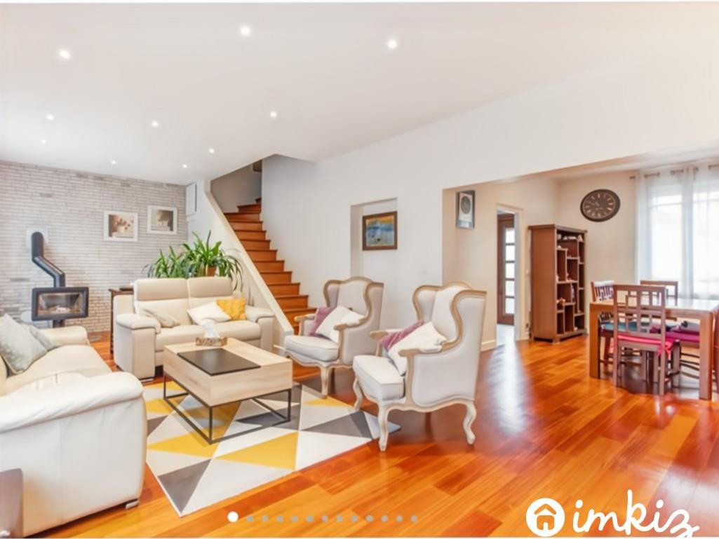 
                                                Vente
                                                 Maison 5 pièces