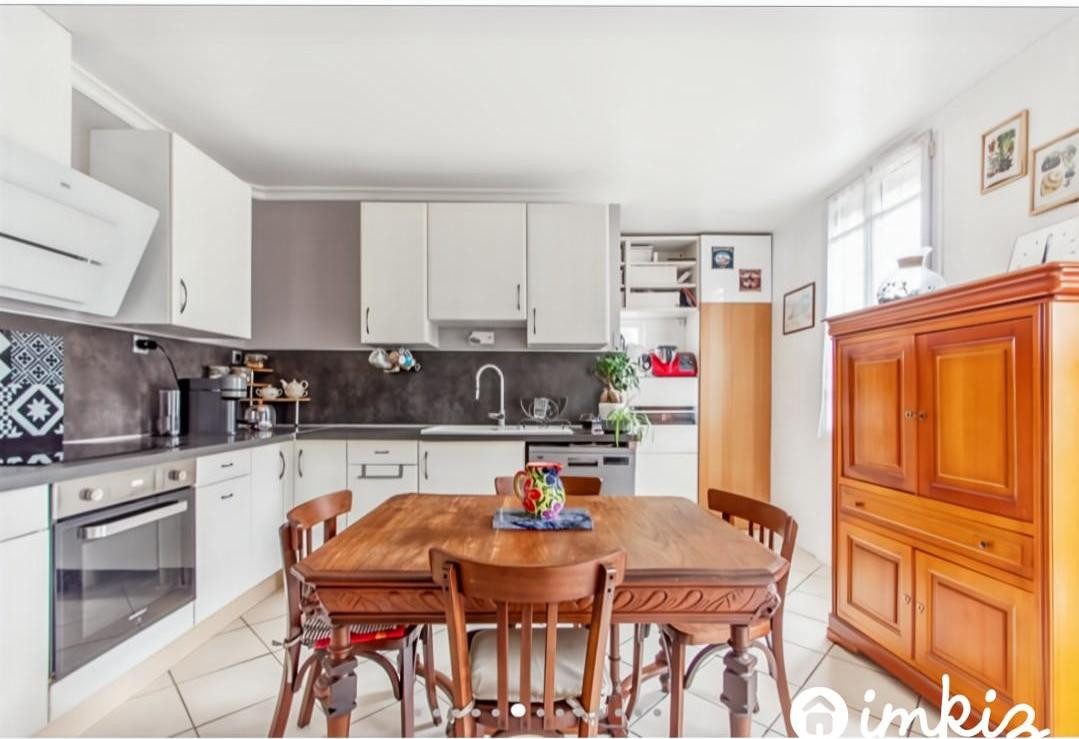 
                                                Vente
                                                 Maison 5 pièces