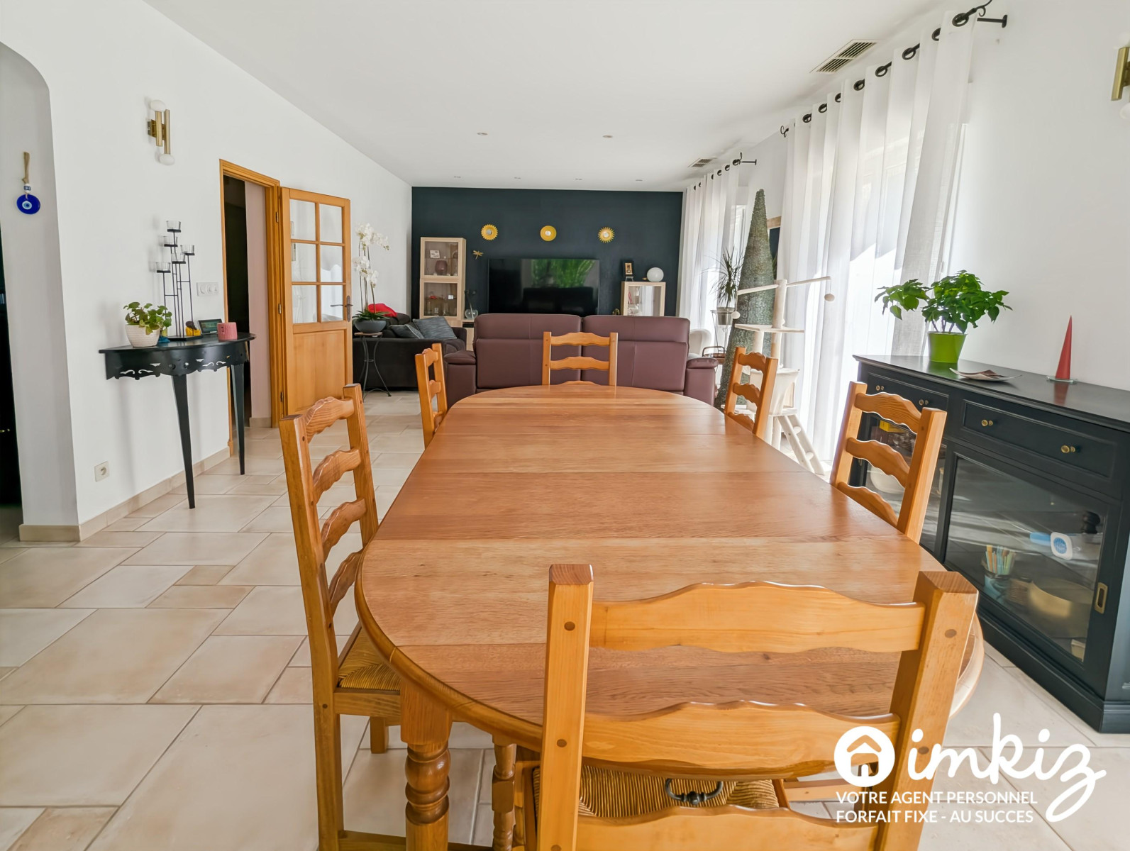 
                                                Vente
                                                 Superbe villa 5 pièces avec piscine