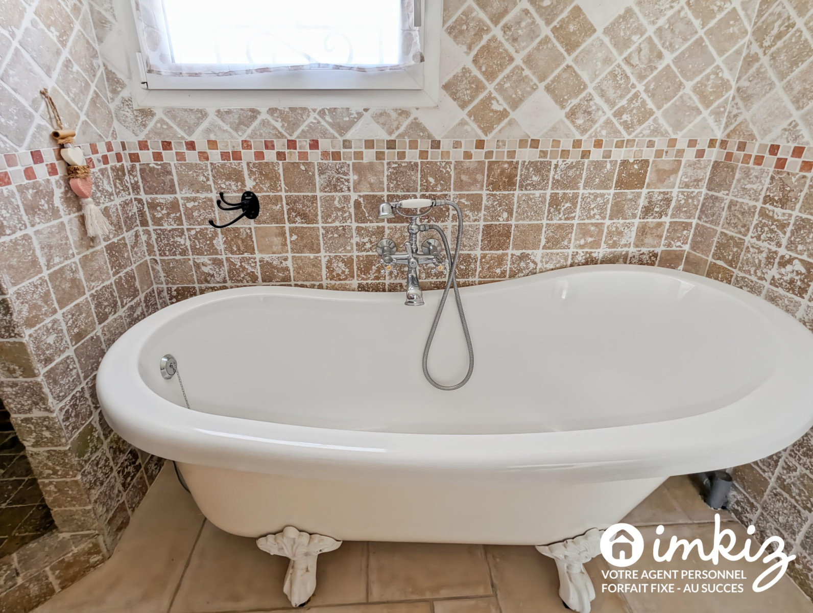 
                                                Vente
                                                 Superbe villa 5 pièces avec piscine
