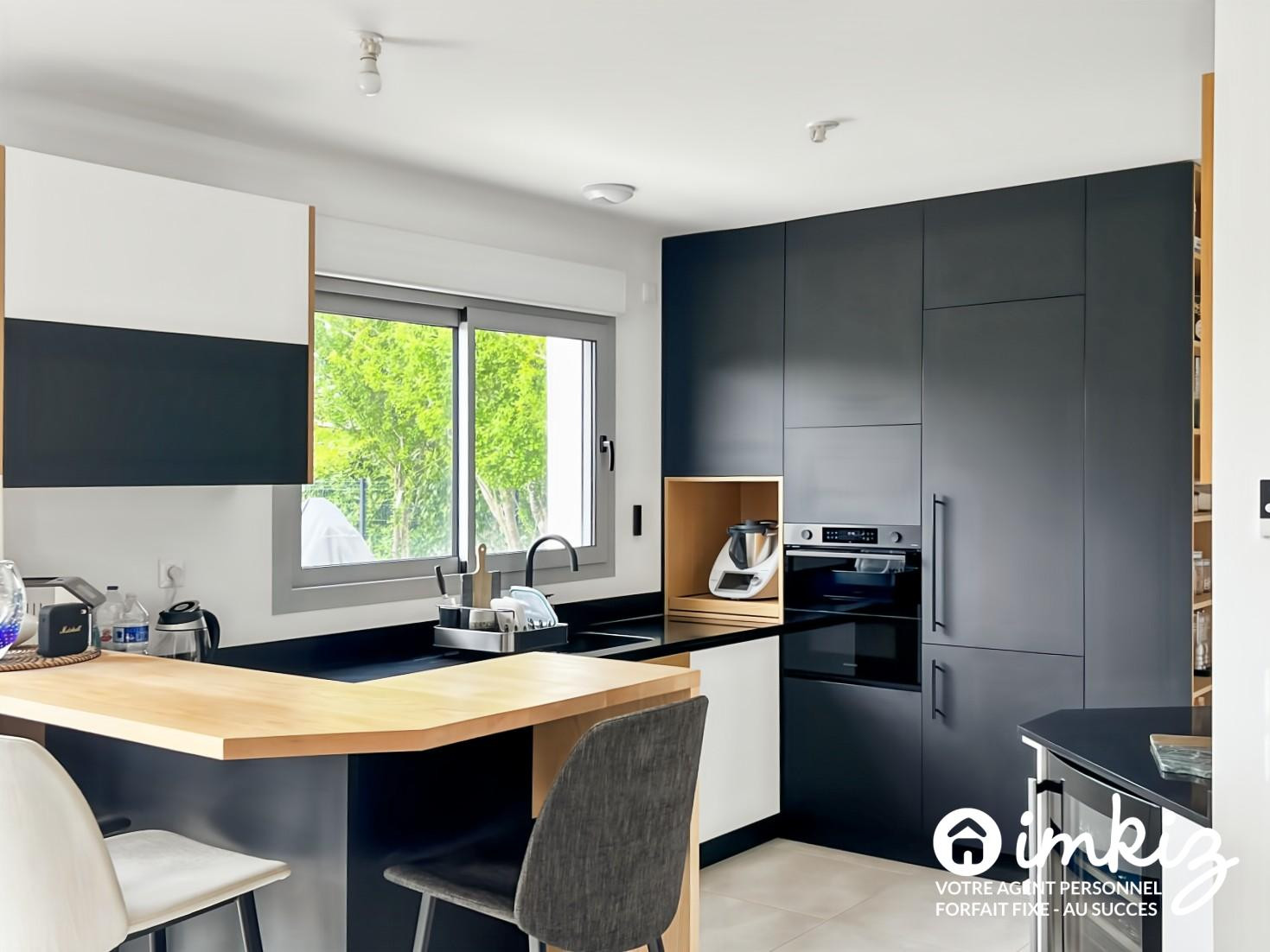
                                                Vente
                                                 Maison 5 pièces