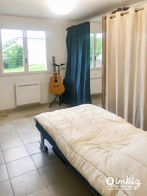 
                                                Vente
                                                 Maison 5 pièces. Au calme absolu, cadre champêtre.