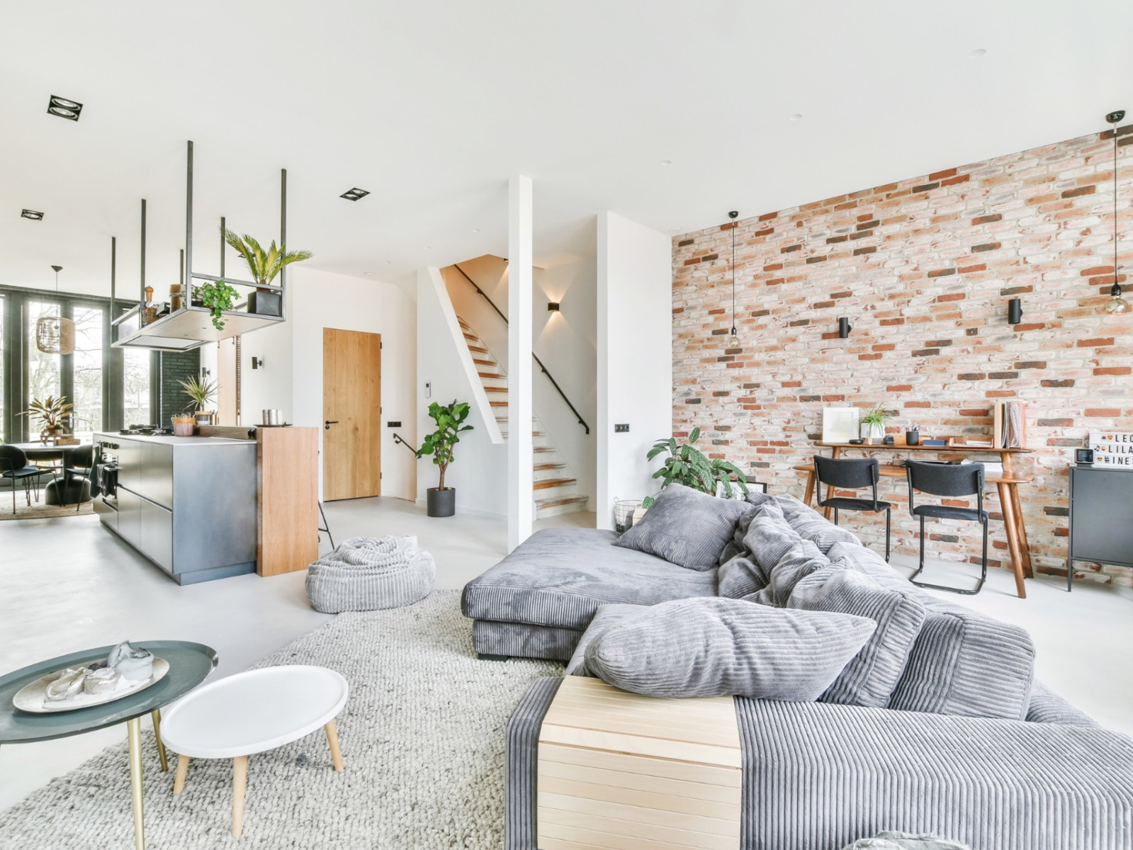 
                                                Vente
                                                 Maison 5 pièces avec garage