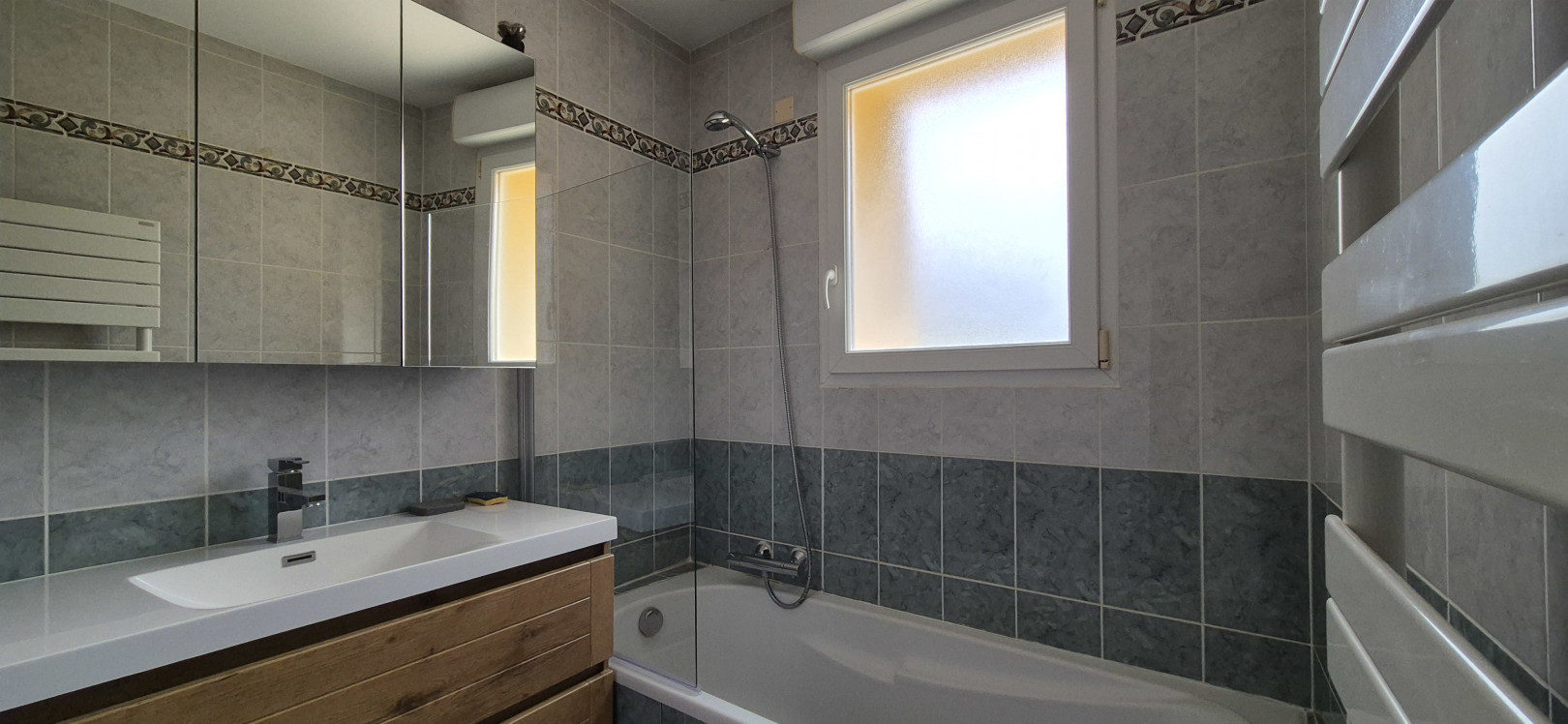 
                                                Vente
                                                 Maison 5 pièces de 105 m² sur 1064 m² de terrain