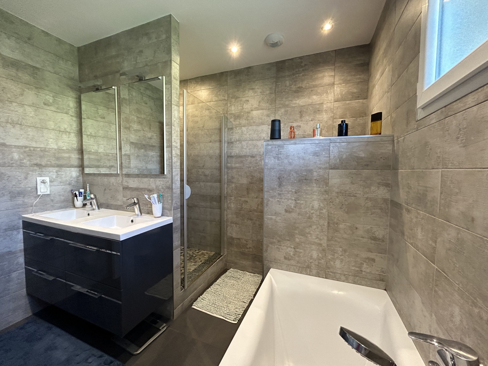 
                                                Vente
                                                 Maison 5 pièces de 115 m²