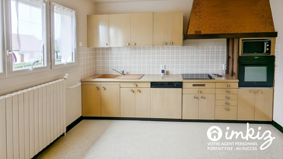 
                                                Vente
                                                 Maison 5 pièces de 117m² + sous-sol de 100m²