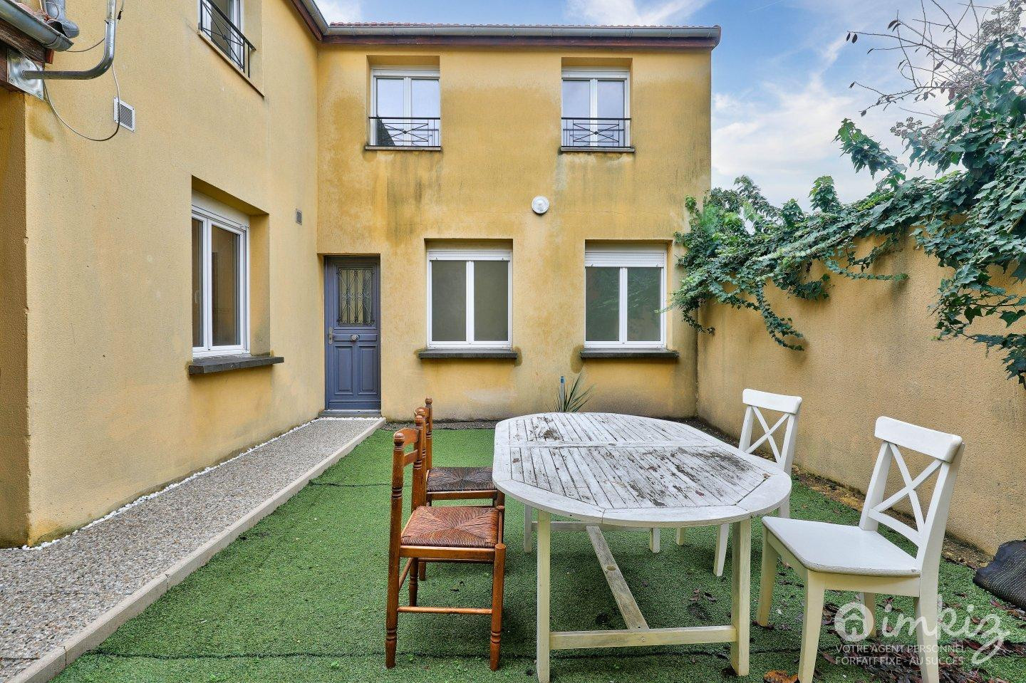 
                                                Vente
                                                 Maison 5 pièces et deux F3 indépendants