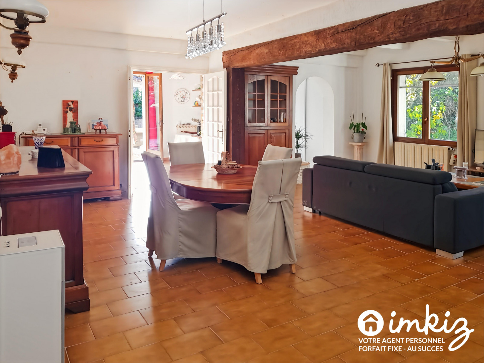 
                                                Vente
                                                 Maison 5 pièces, gros potentiel