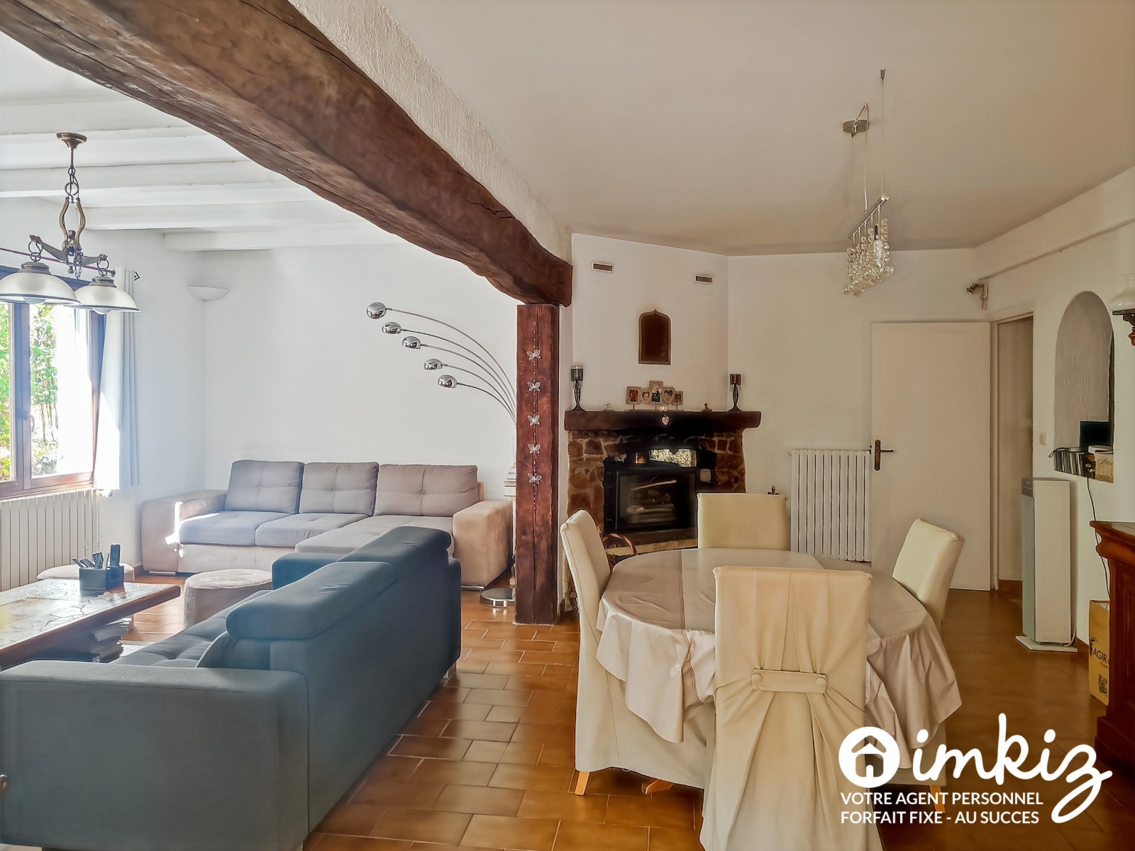 
                                                Vente
                                                 Maison 5 pièces, gros potentiel