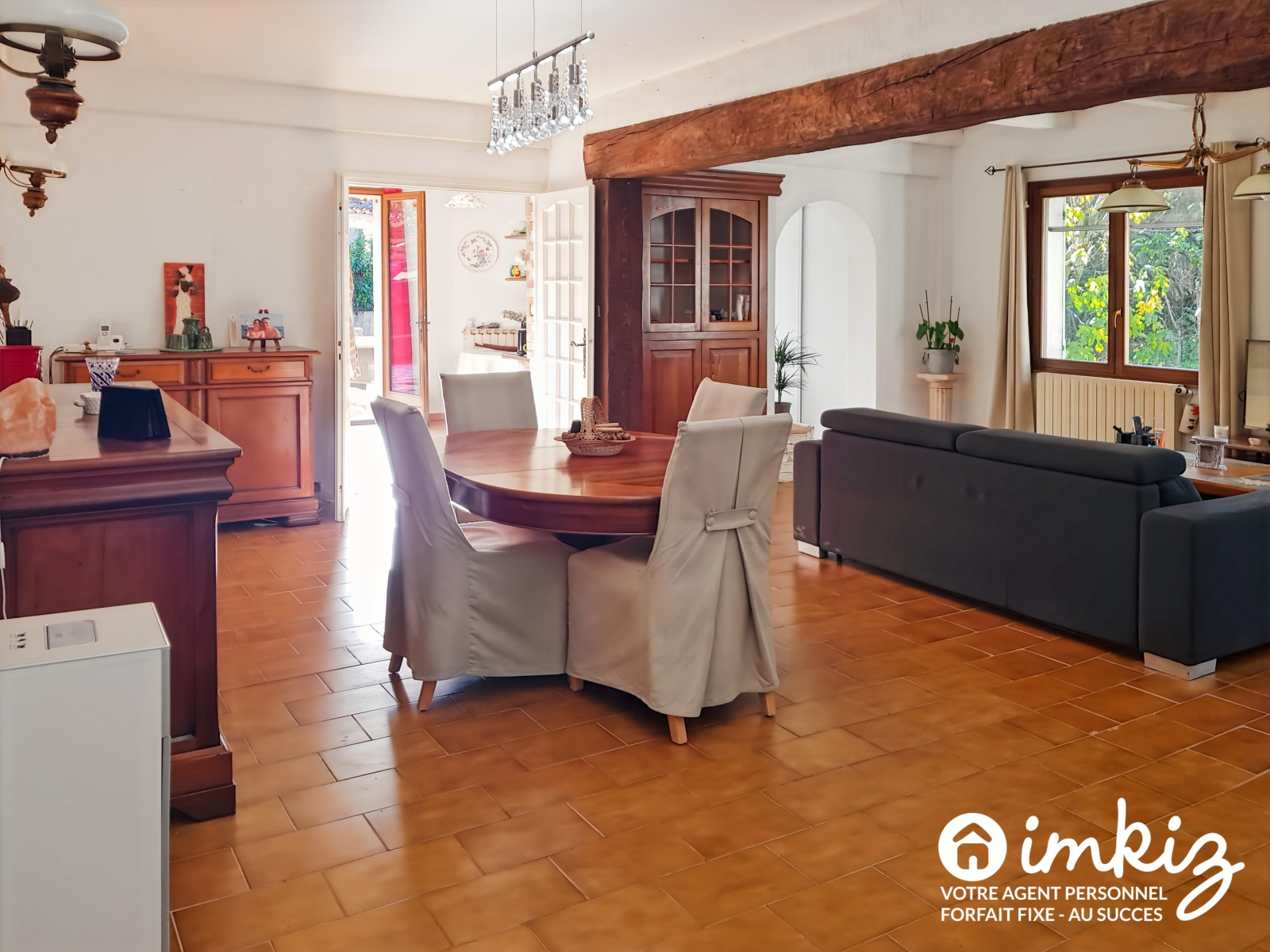 
                                                Vente
                                                 Maison 5 pièces, gros potentiel