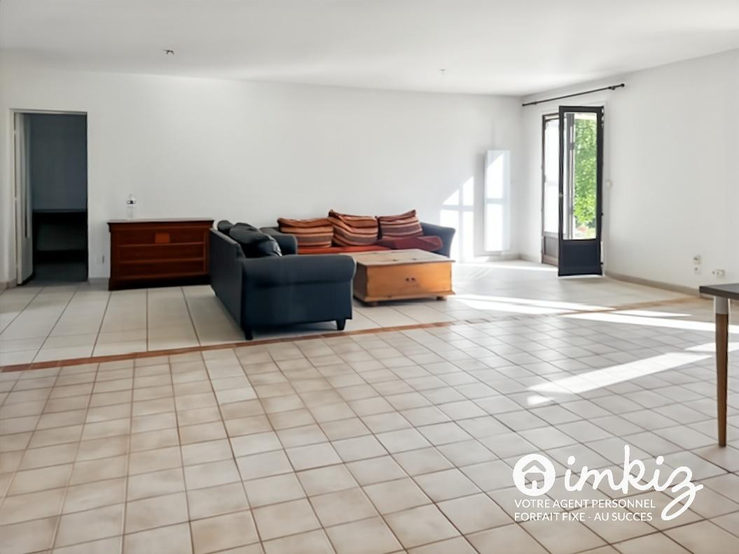 
                                                Vente
                                                 Maison 5 pièces jardin