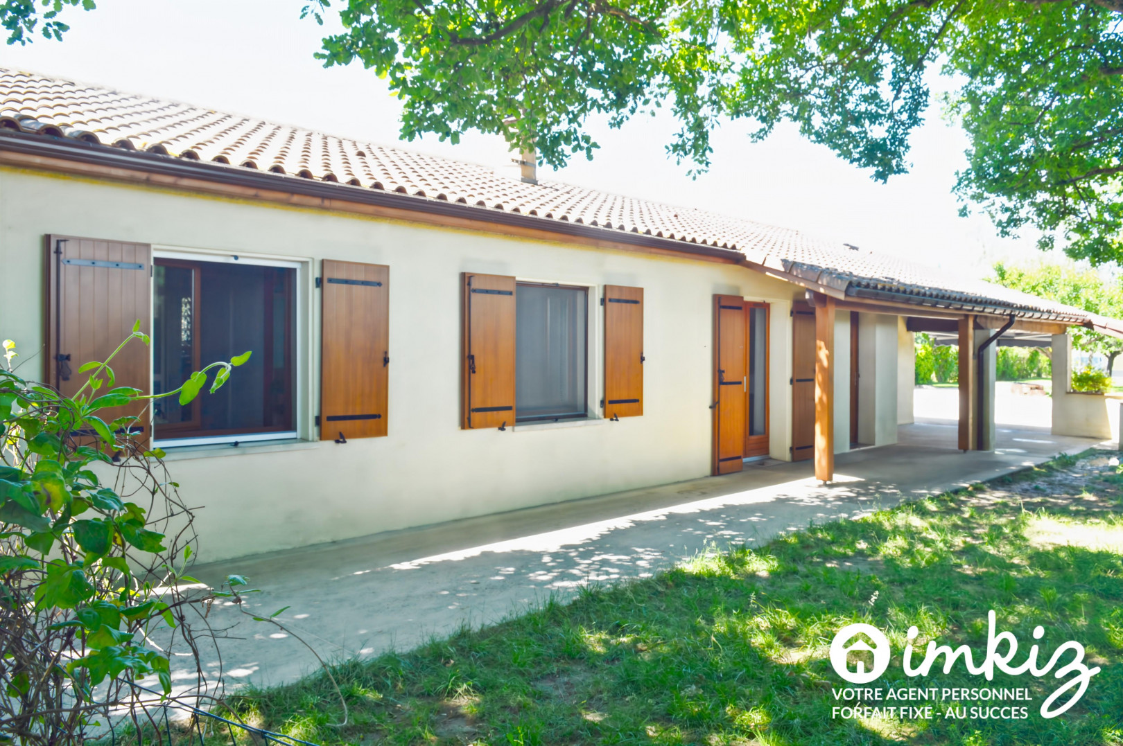 
                                                Vente
                                                 Maison 5 pièces plain pied sur terrain arboré
