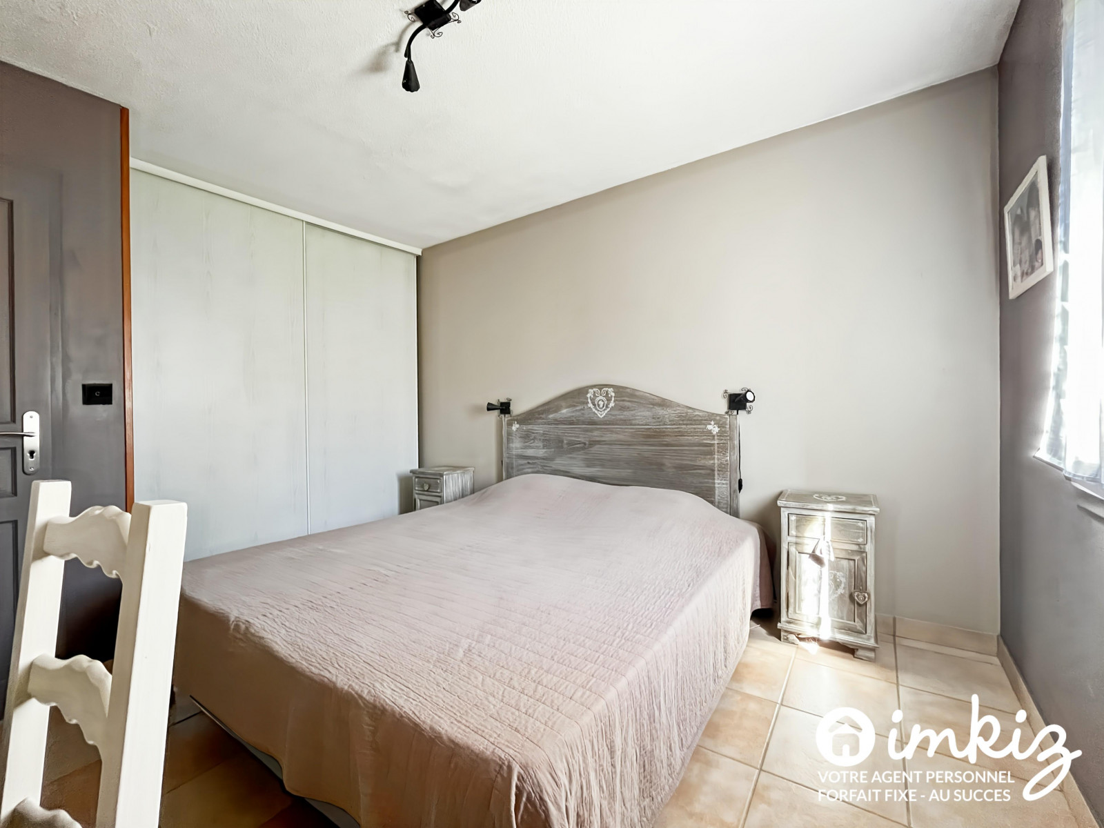 
                                                Vente
                                                 Maison 5 pièces plain pied sur terrain arboré