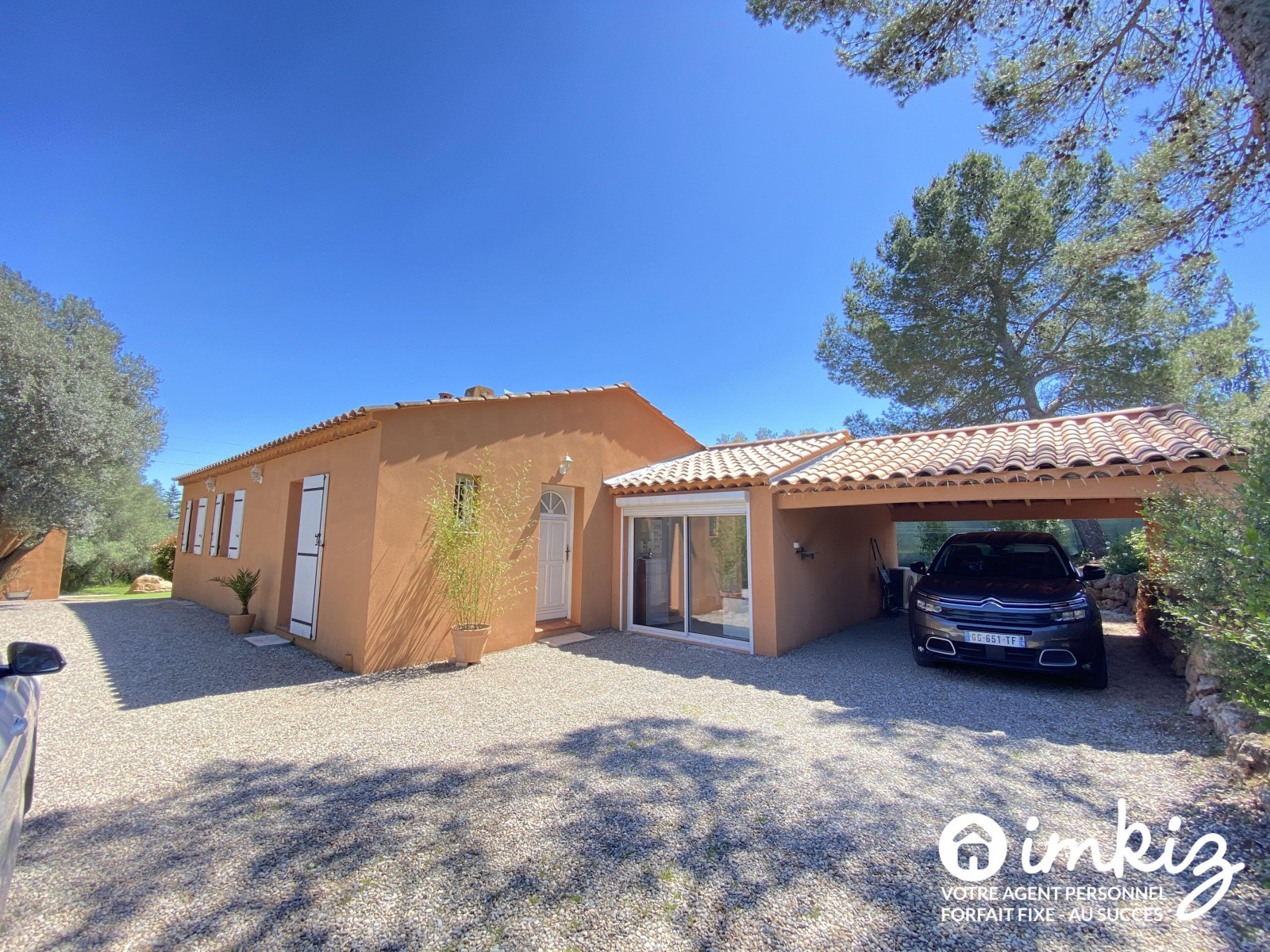 
                                                Vente
                                                 Maison 5 pièces, plain pied, sur terrain clôturé ,