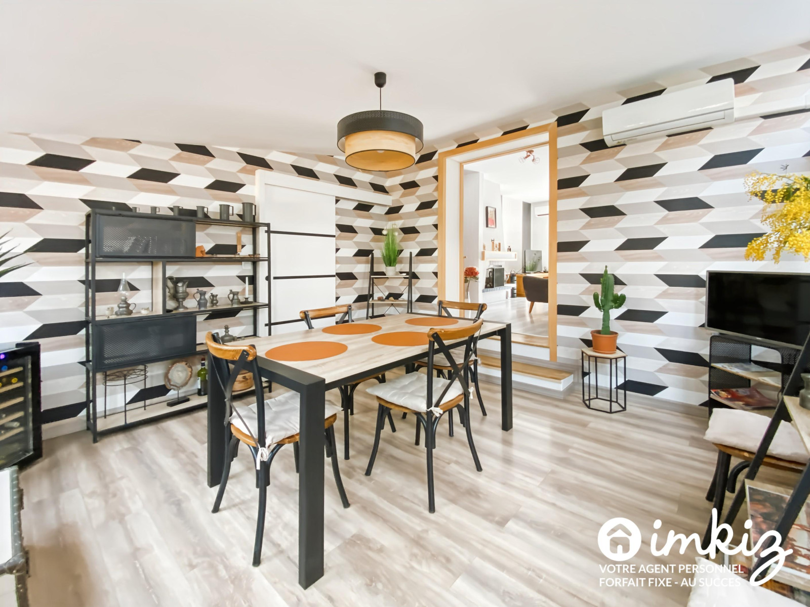 
                                                Vente
                                                 Maison 5 pièces - quartier recherché - garage