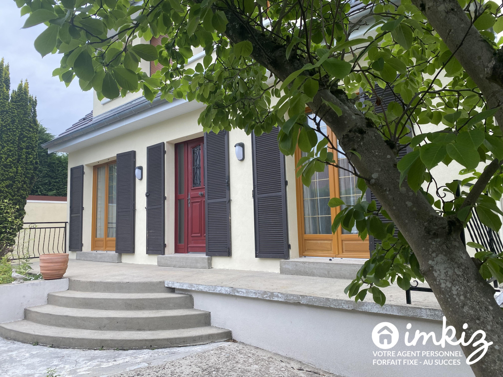 
                                                Vente
                                                 Maison 5 pièces sans aucun travaux