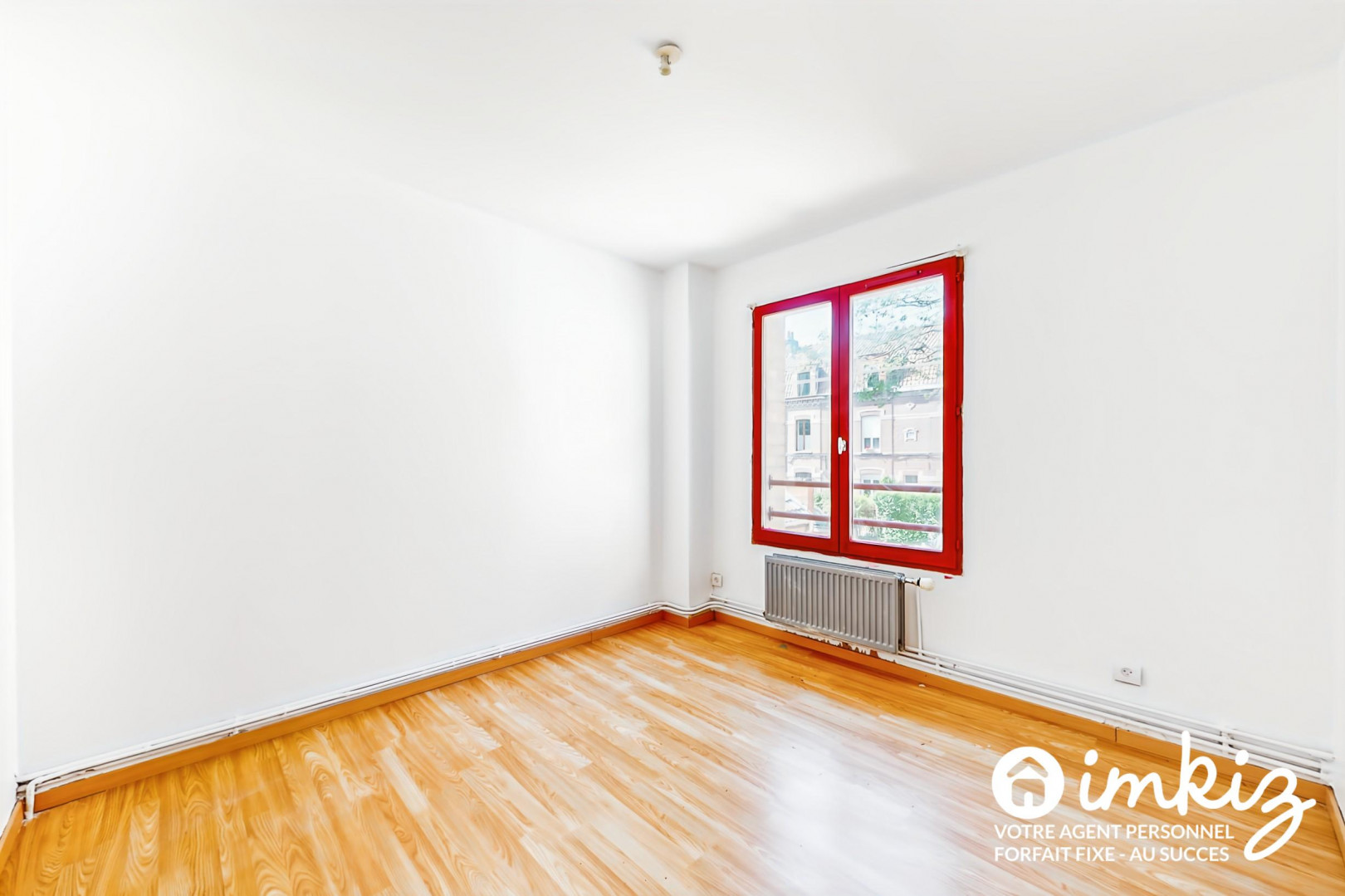 
                                                Vente
                                                 Maison 5 pièces sur 181 m² jardin clos avec garage