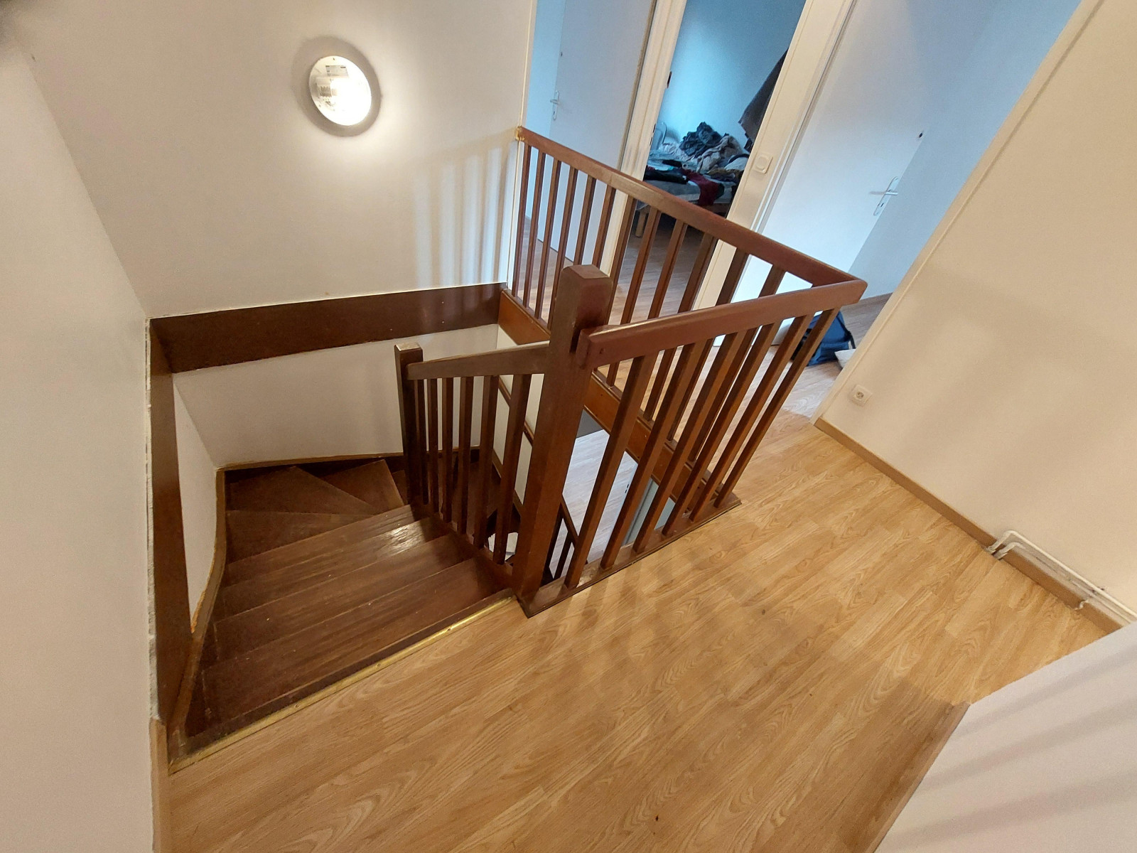 
                                                Vente
                                                 Maison 5 pièces sur 181 m² jardin clos avec garage