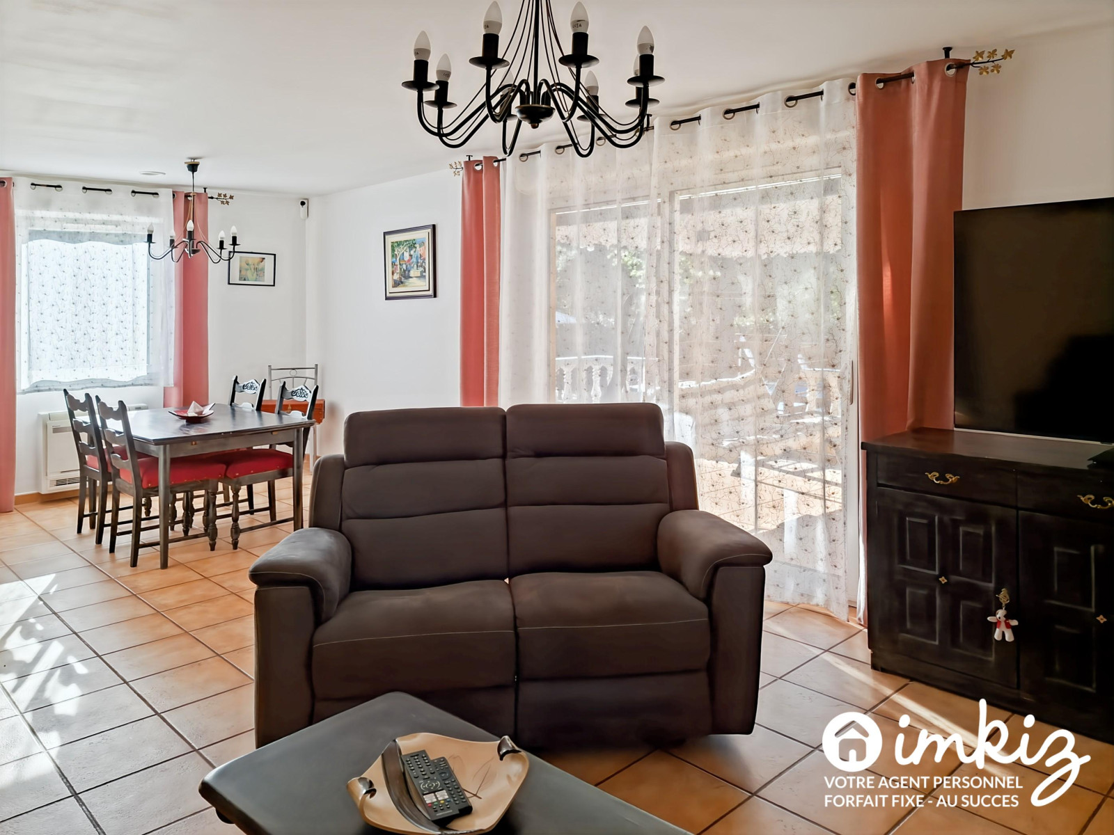 
                                                Vente
                                                 Maison 5 pièces sur terrain  clos + annexes