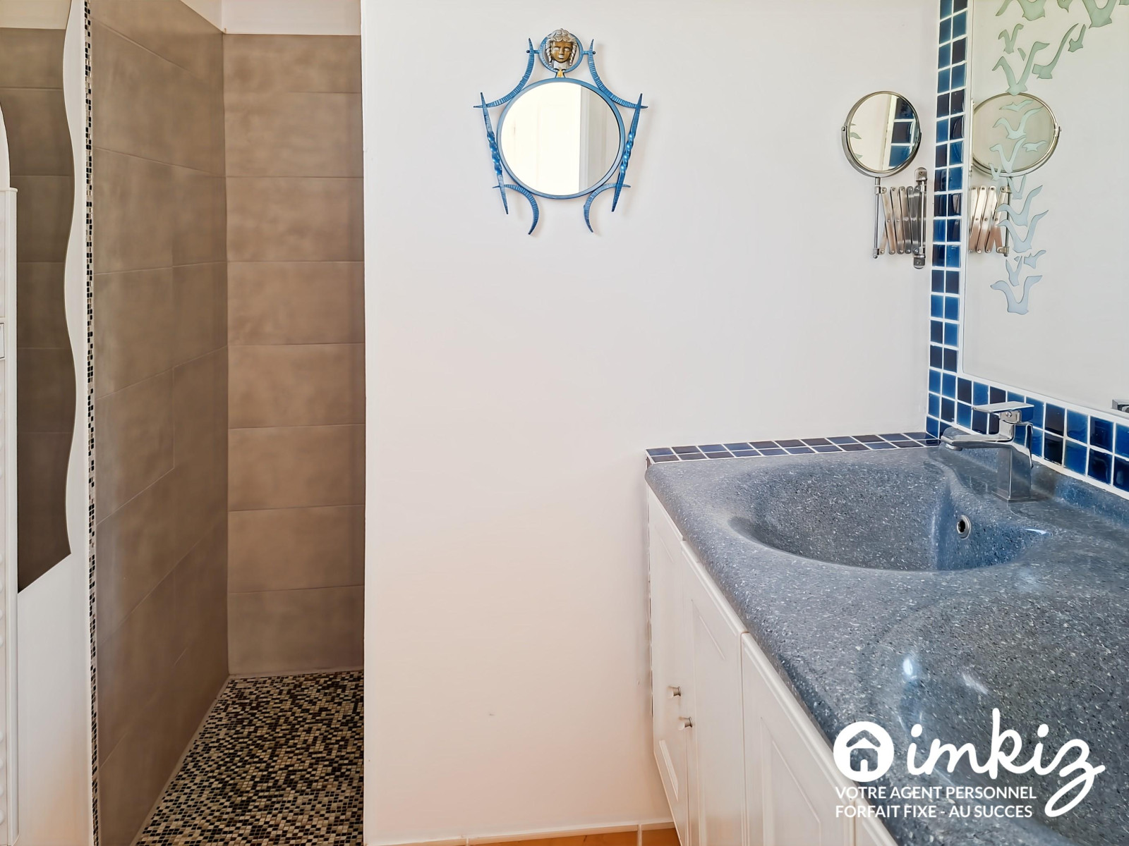
                                                Vente
                                                 Maison 5 pièces sur terrain  clos + annexes